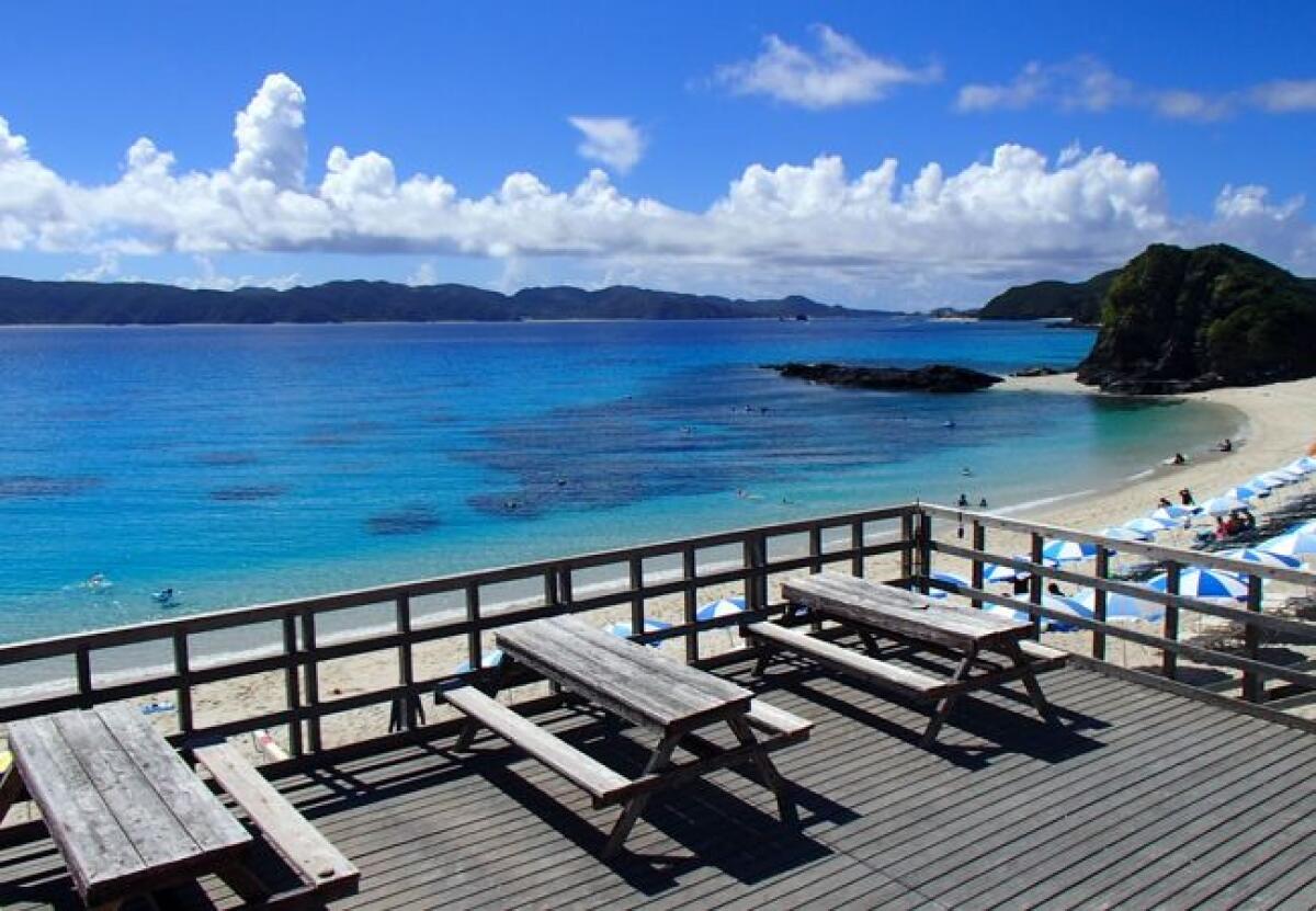 Furuzamami Beach