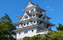 13. Gujo-Hachiman Castle