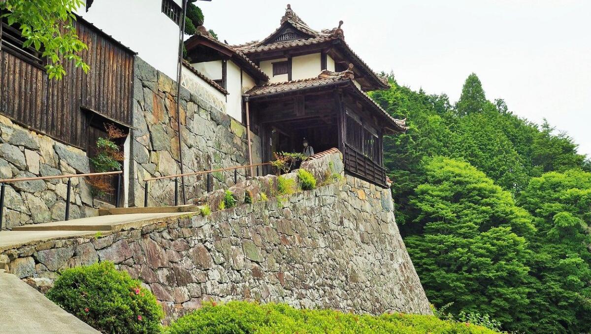 Hirokane Residence