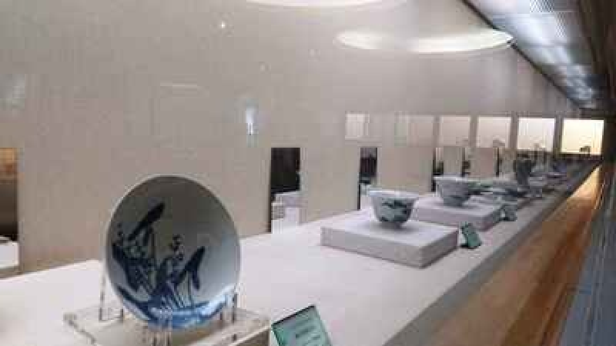 Imari Nabeshima Gallery