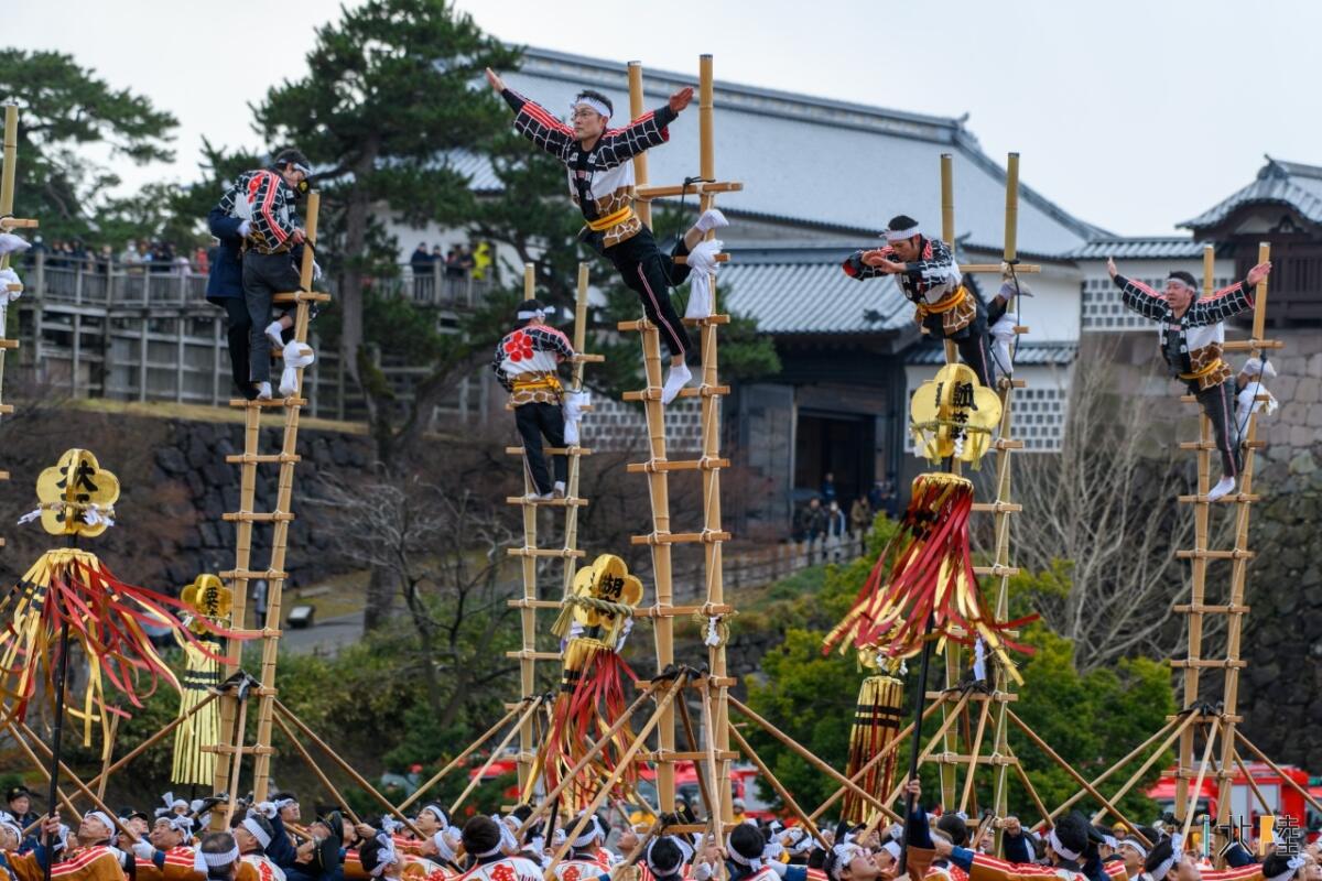 Kaga-tobi Dezomeshiki Festival