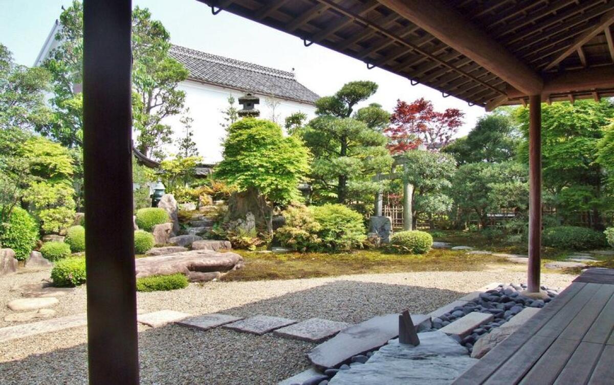 Kikuya Residence