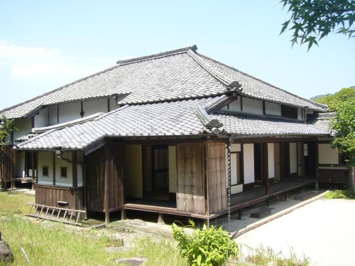 Marumo Residence