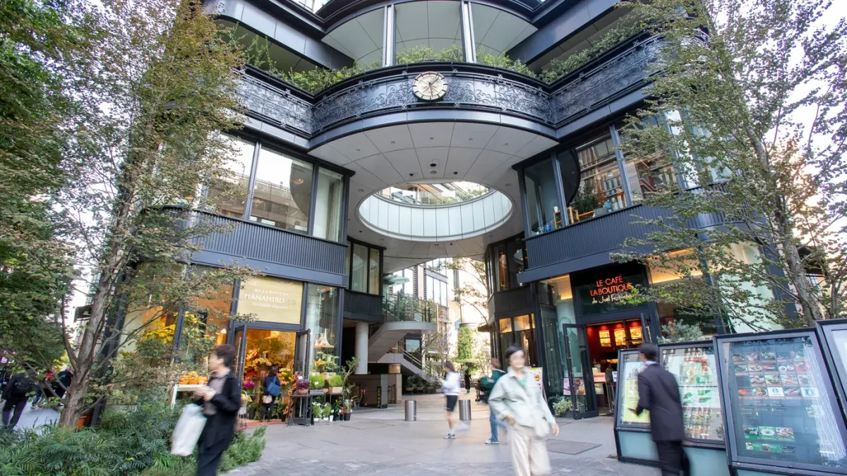 Marunouchi Brick Square
