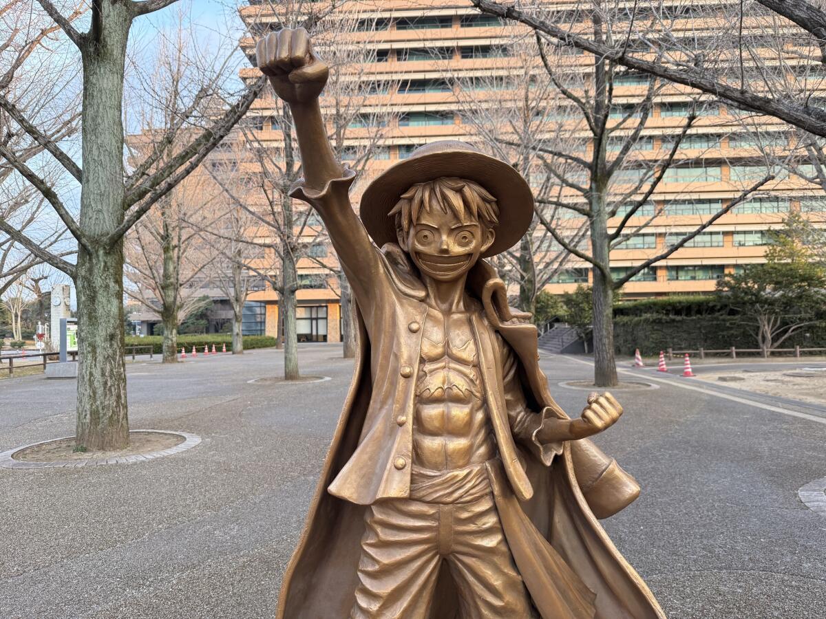 Monkey D. Luffy Statue