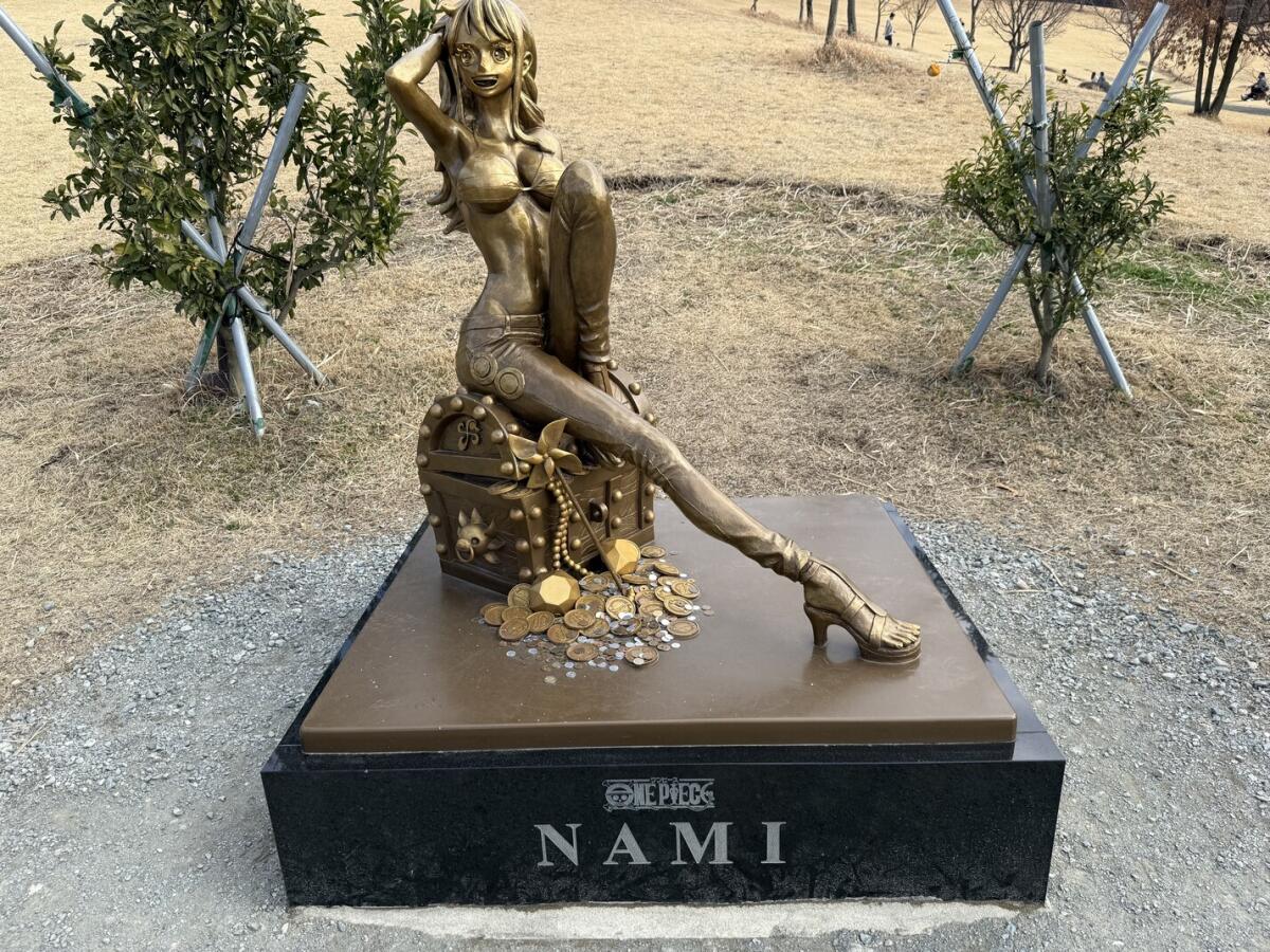 Nami Statue