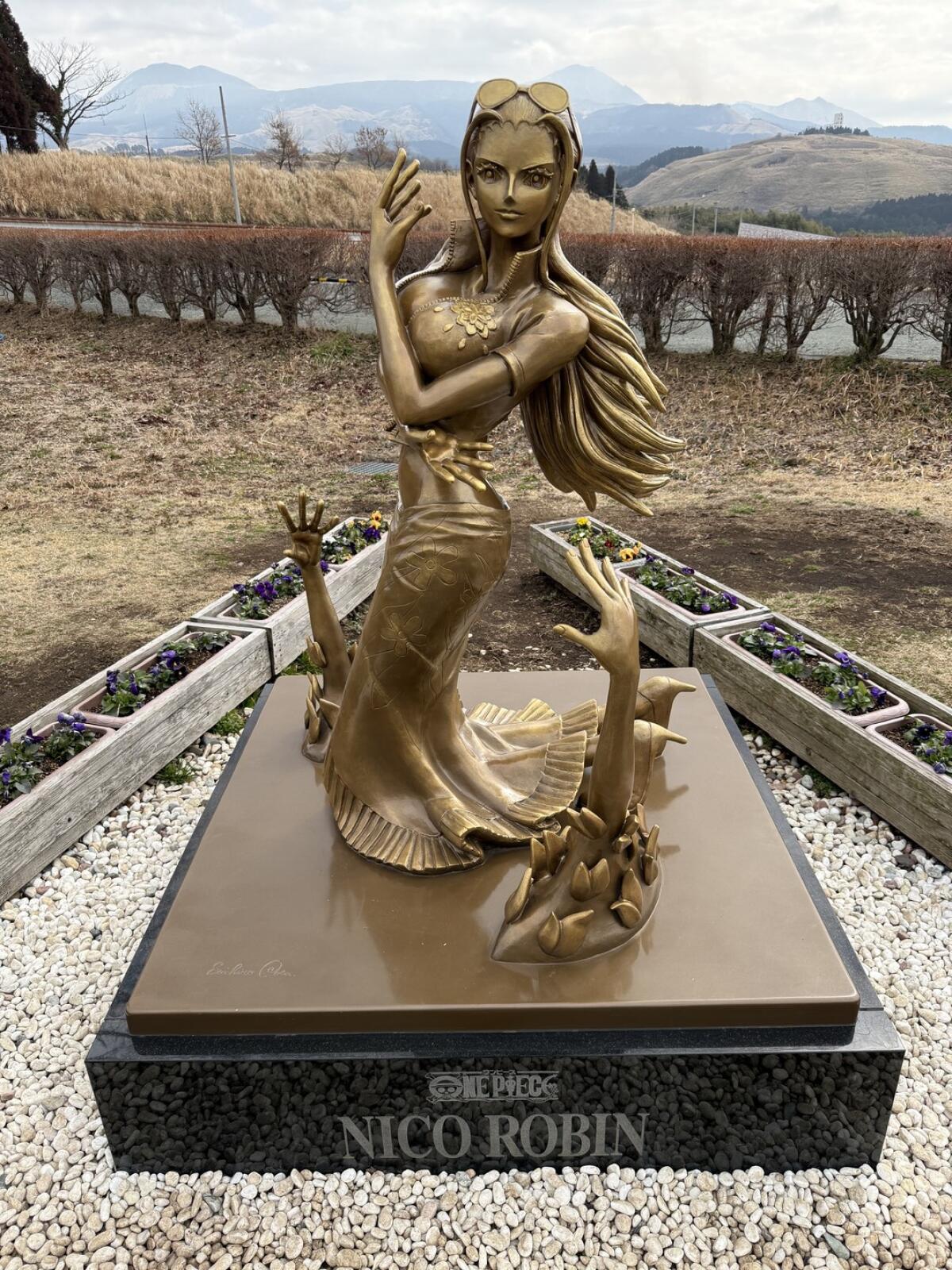 Nico Robin Statue