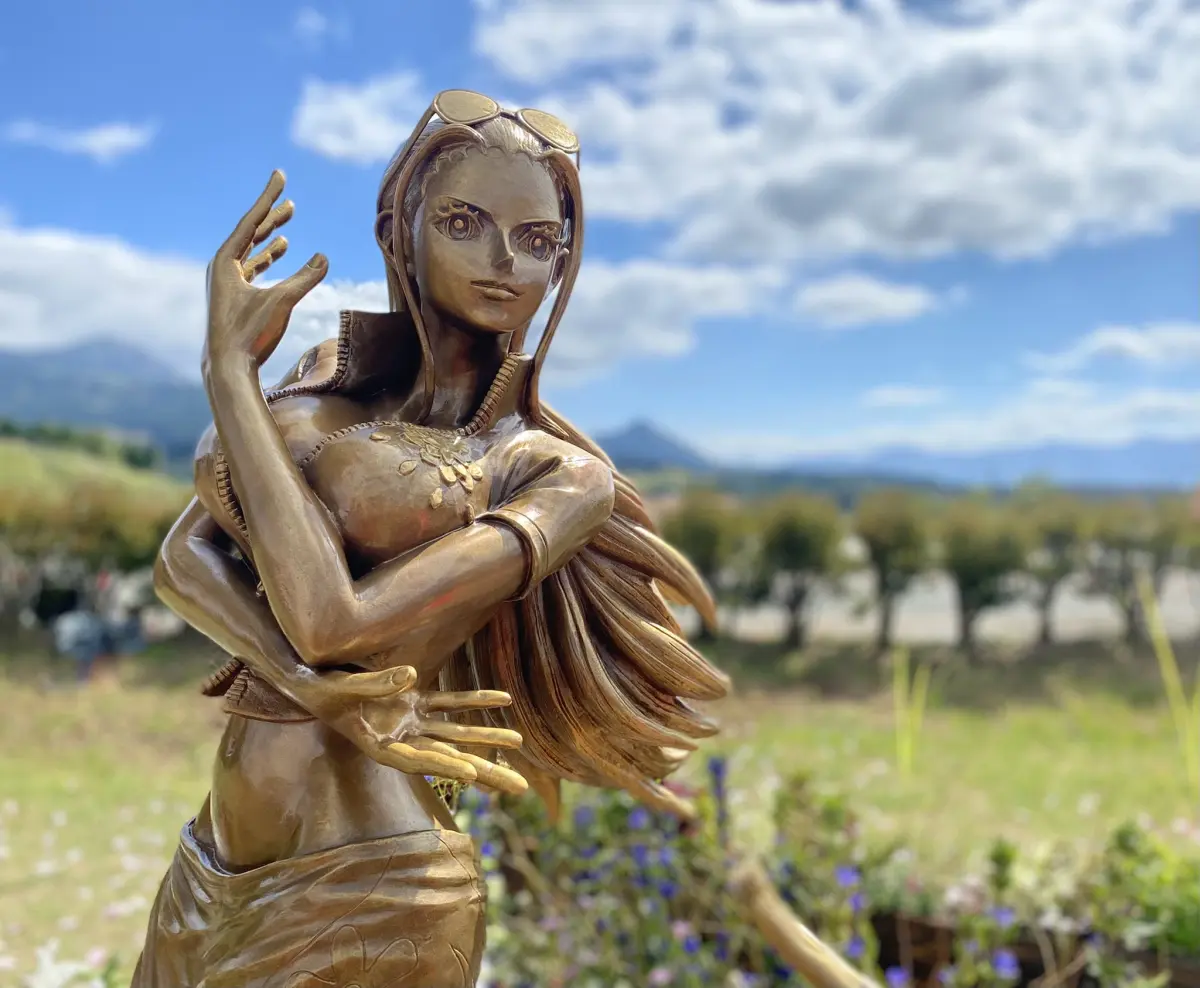 Nico Robin Statue