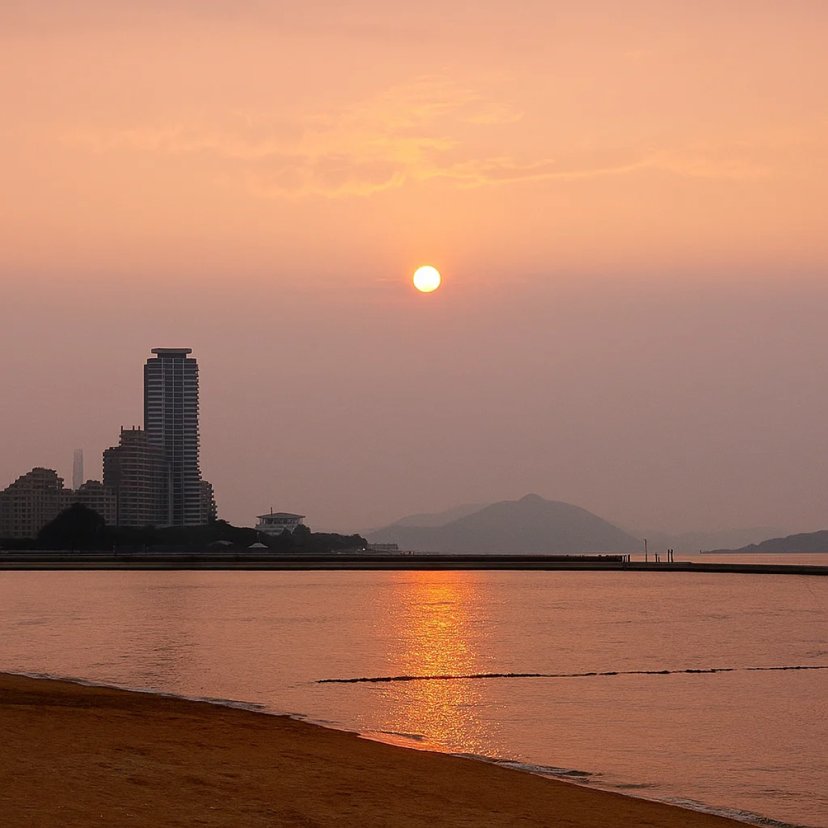 Seaside Momochi