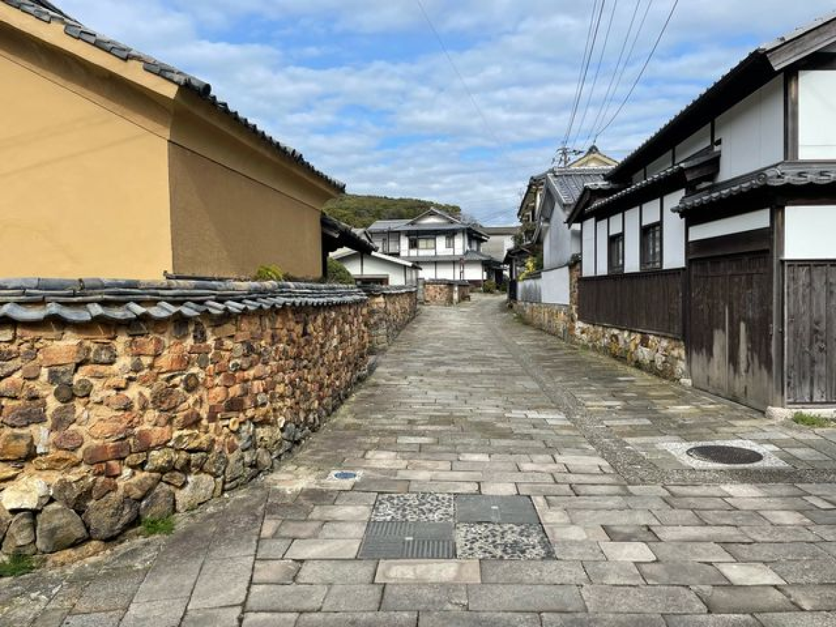 Tonbai Wall Alleys