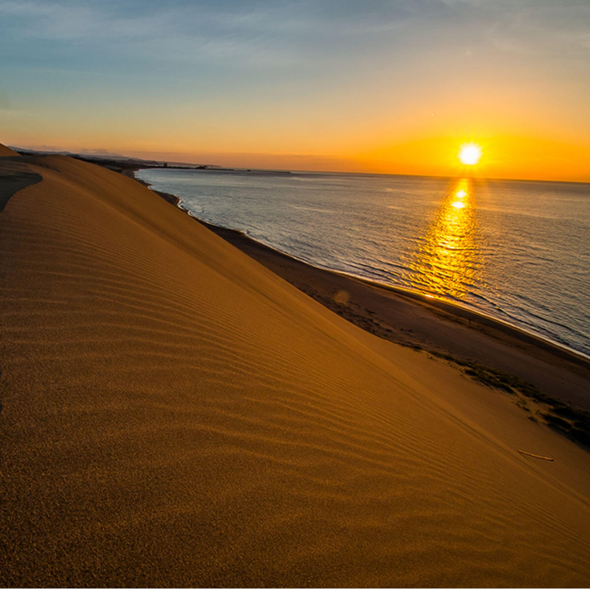 Tottori Sand Dunes (Tottori Sakyu)