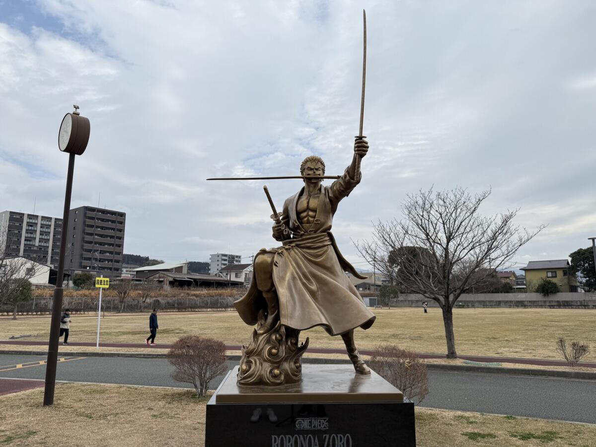 Roronoa Zoro Statue