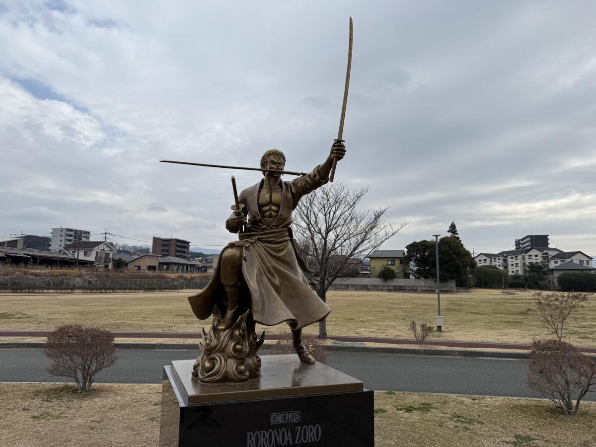 Roronoa Zoro Statue