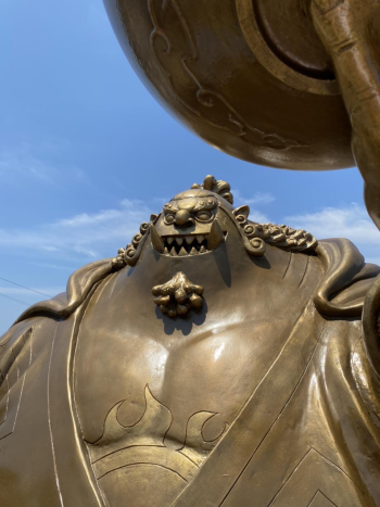 10. Jinbe Statue